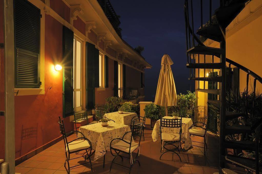 Le Terrazze Aparthotel Аласио Екстериор снимка